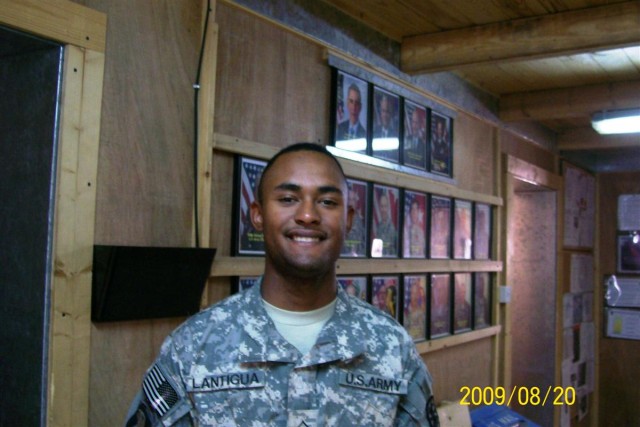 368th Seaport Operation Company Soldier Becomes US Citizen