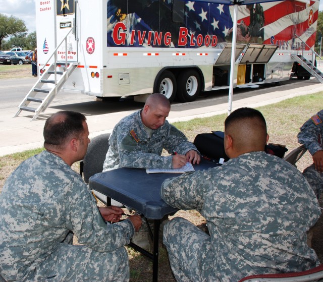 Army South donates blood for fellow Soldiers