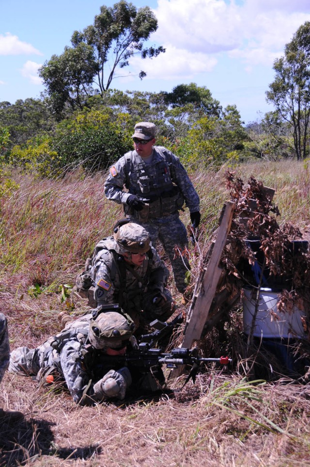 Infantry Soldiers in Hawaii Execute New EIB Test