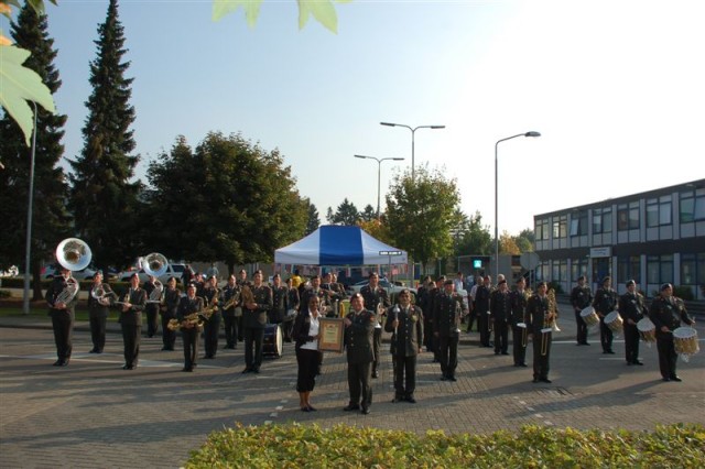 A Royal Dutch Army command performance!