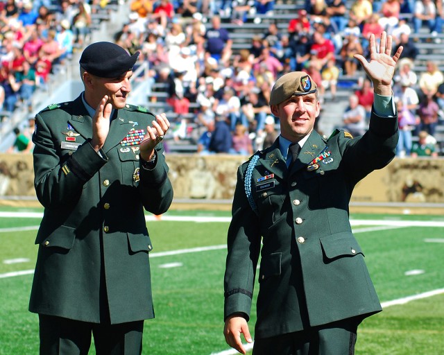 Eslinger, West Point Class of 2007, receives 2009 Nininger Award