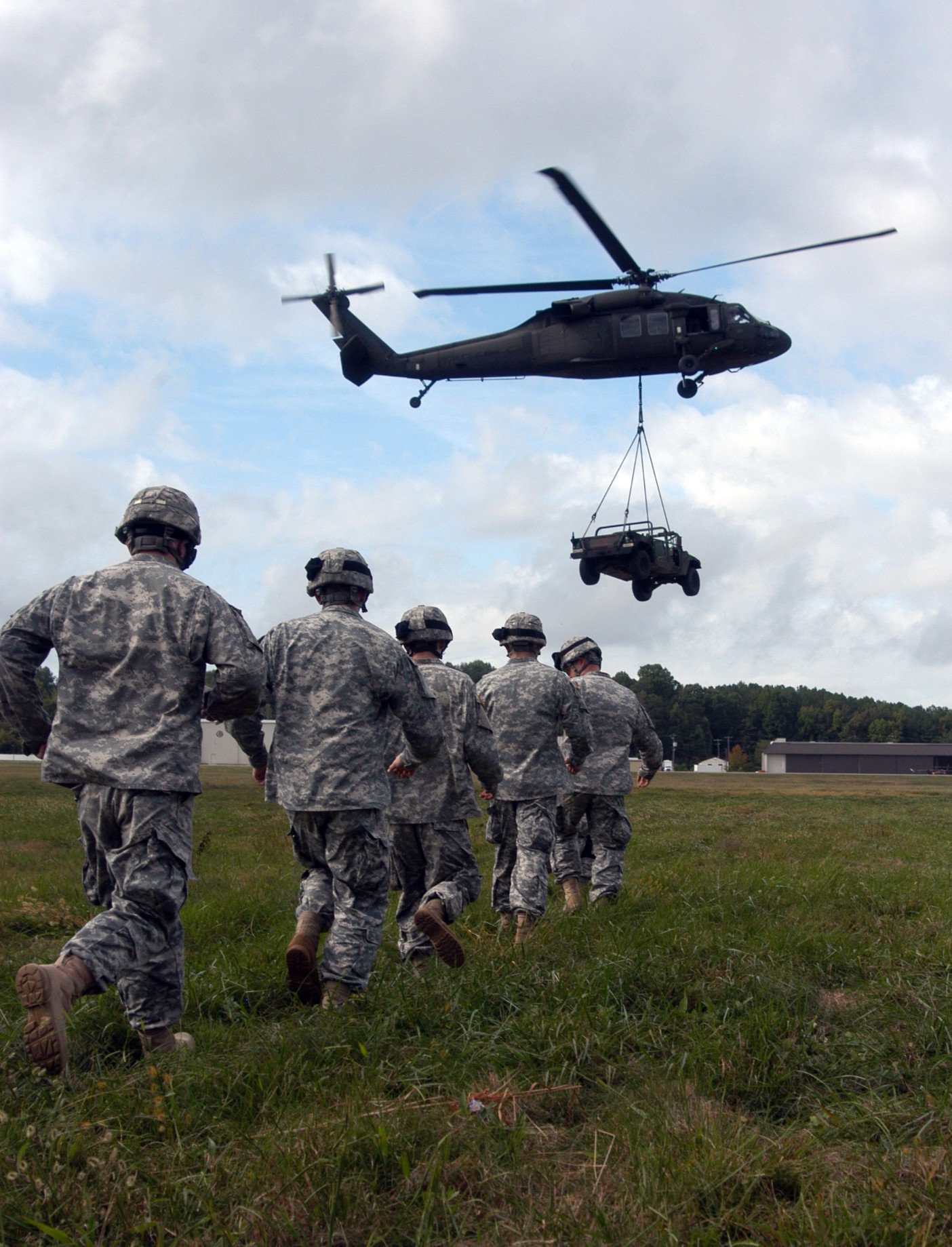 529th conducts sling load operations | Article | The United States Army