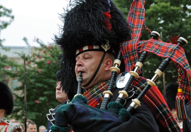 Pipes and Drums 3