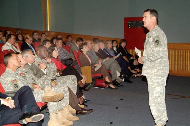 Fort Monmouth personnel urged to look forward