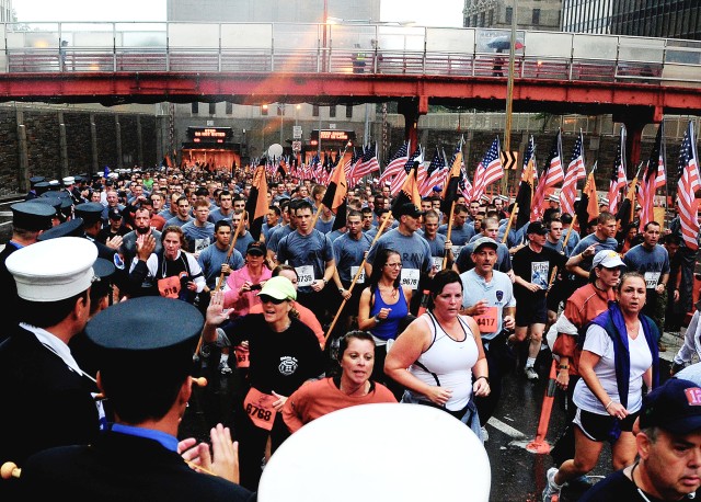 700-plus West Point cadets participate in Tunnel to Towers Run