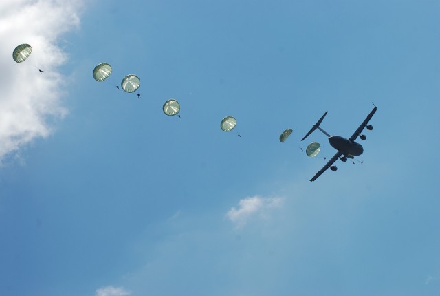 &quot;Airborne!&quot; in five languages 3