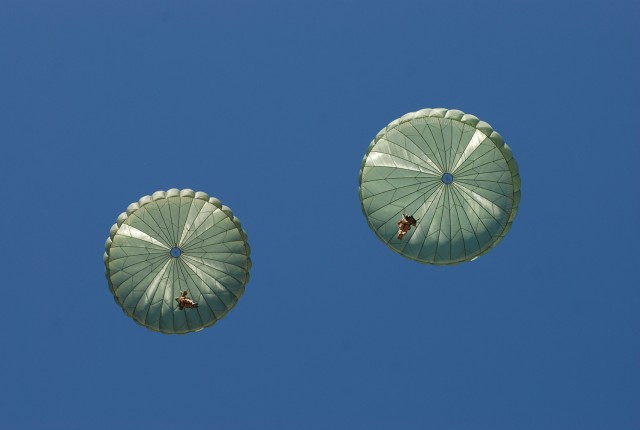 &quot;Airborne!&quot; in five languages 5