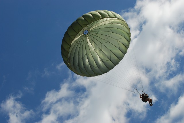 &quot;Airborne!&quot; in five languages 7