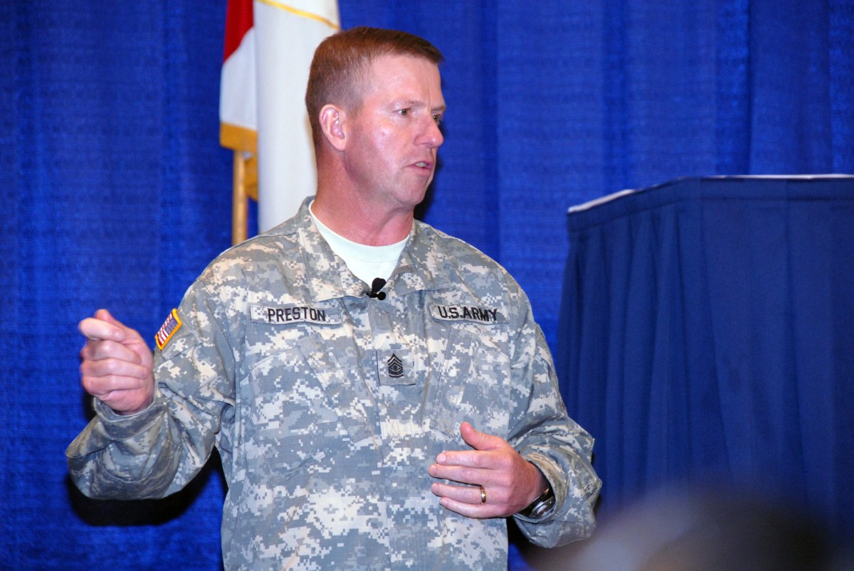 SMA speaks to junior enlisted Soldiers | Article | The United States Army