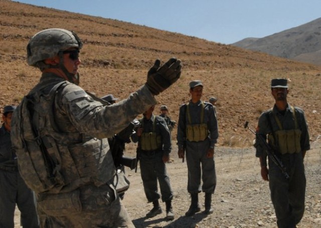 Soldiers train Afghan police officers in Parwan