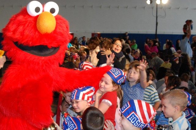 Sesame Street shows military children they&#039;re not alone