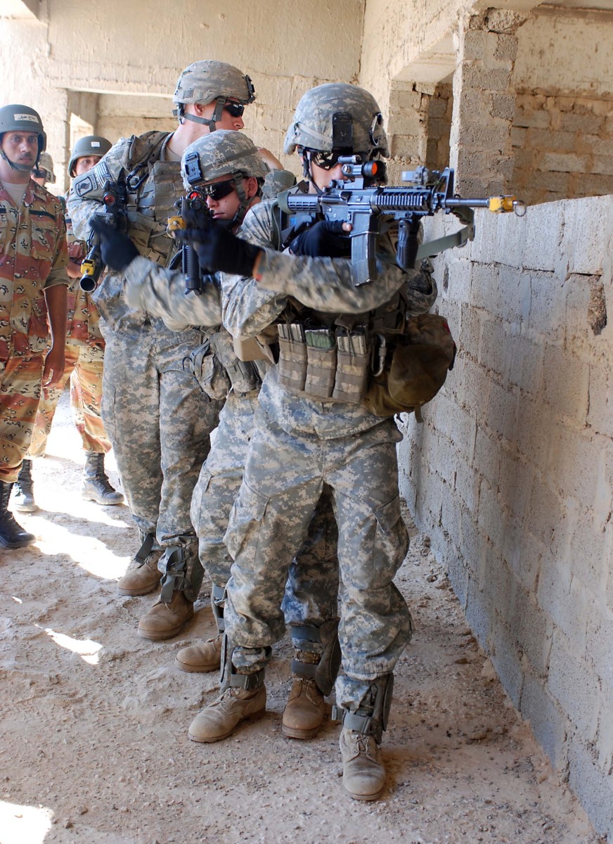 82nd Airborne Division helps train troops coalition forces in Egypt ...