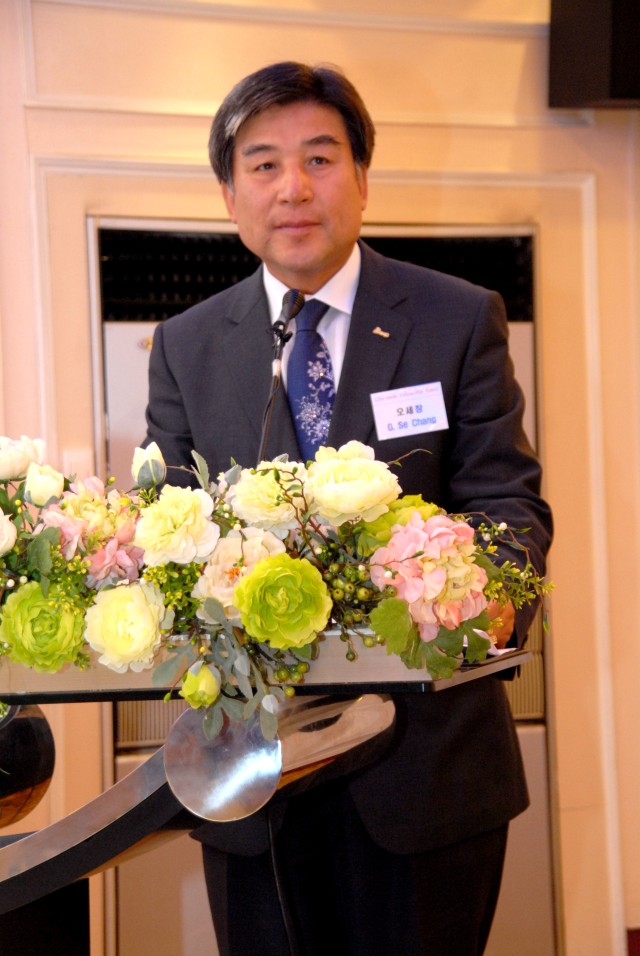 Casey celebrates Chuseok with Dongducheon Mayor, local citizens