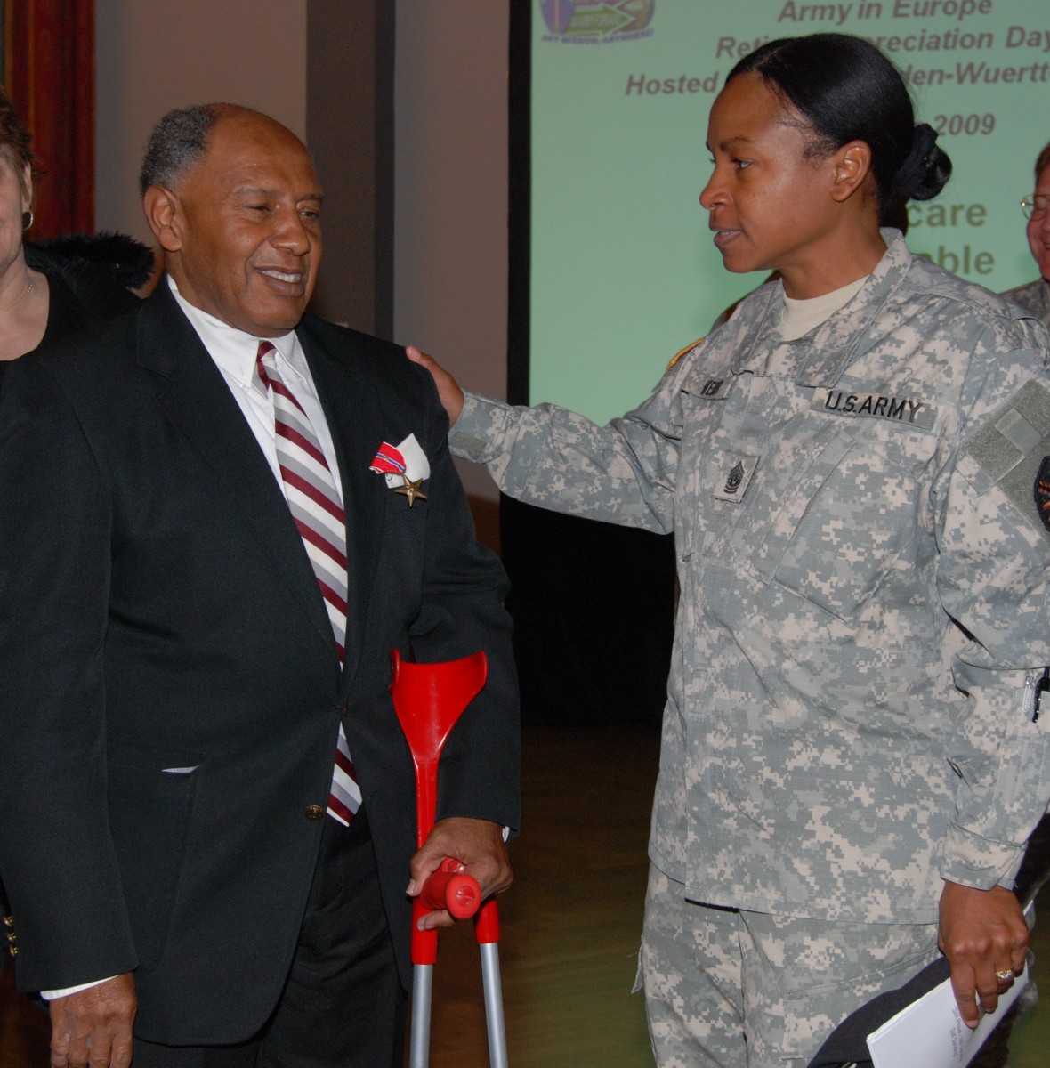 long-overdue-a-wwii-vet-gets-his-bronze-star-military