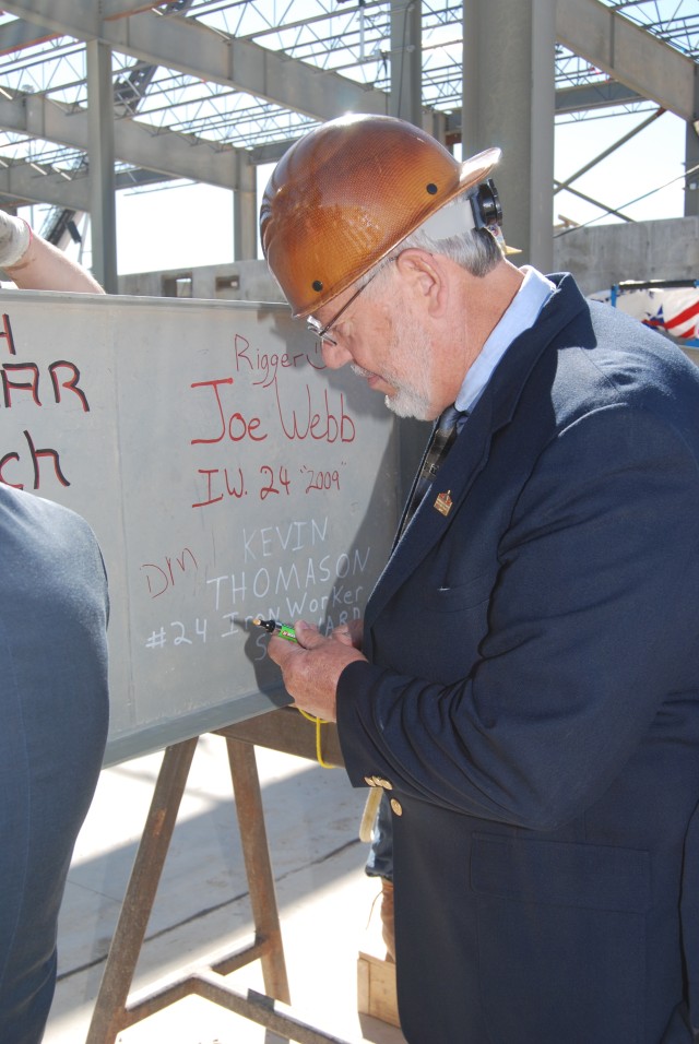 Enhanced Reconfiguration Building - Topping Off Ceremony, Sept. 30, 2009