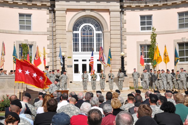 Aca,!Ac	Activation ceremony formally links Infantry, Armor under new command
