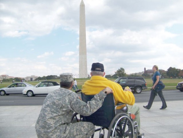 Volunteers needed to escort WWII Vets on Honor Flight