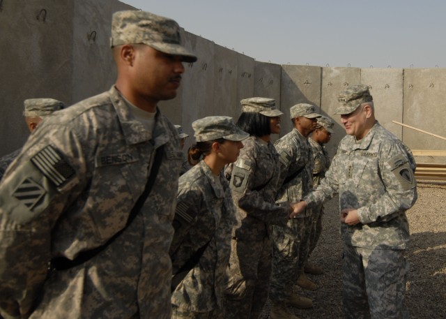 208th Finance Soldiers recognized