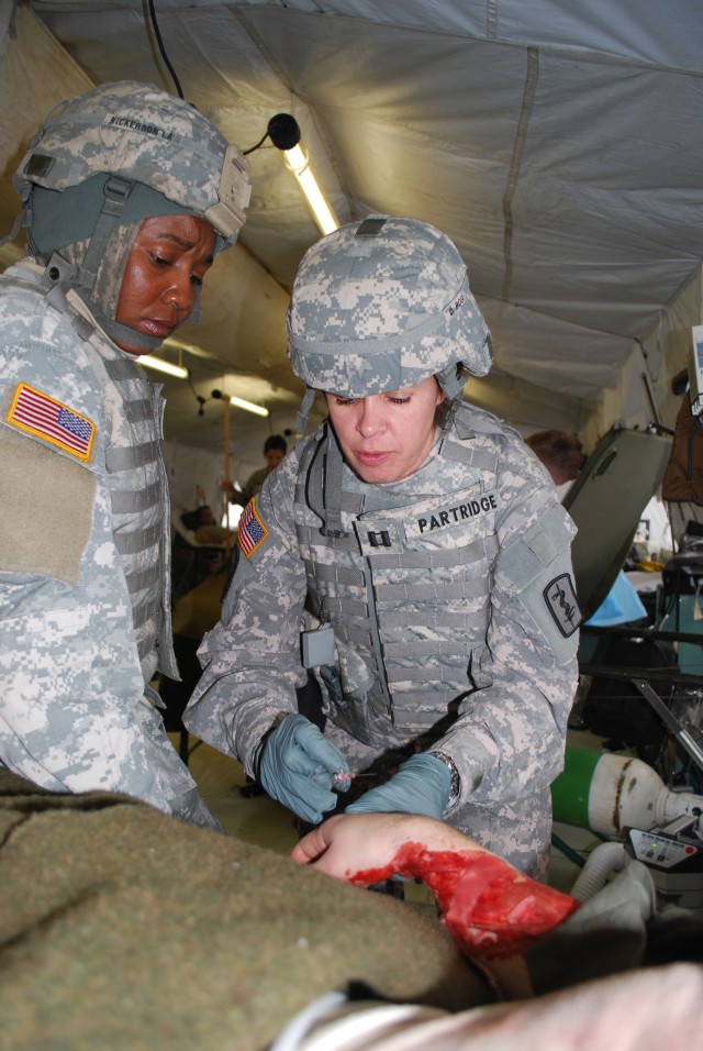 212th CSH Soldiers test skills, support Reserve troops