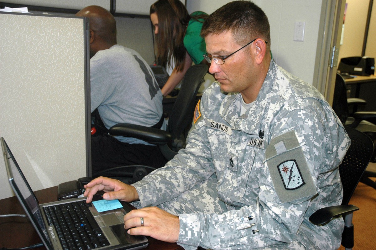 ACS credit score event helps service members plan for big purchases ...