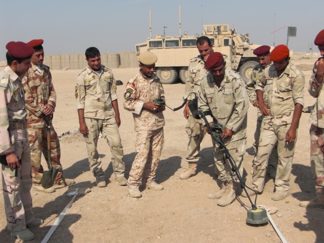 Teaching Iraqis mine-sweeping
