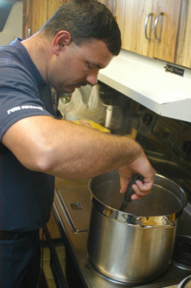 &#039;Guardian&#039; experiences FortAca,!E+Polk firefighters&#039; daily life1