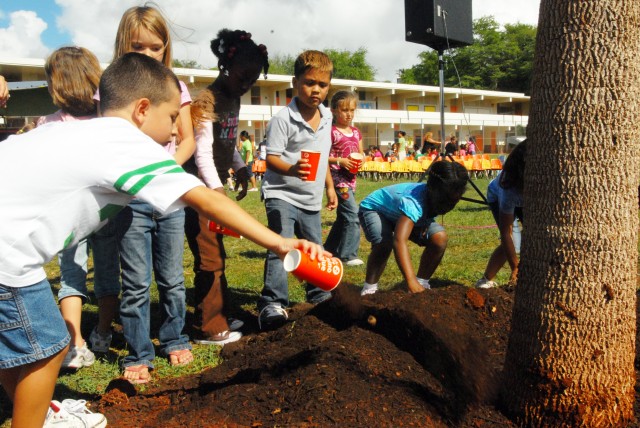 Shafter Students Celebrate Hawaiian Arbor Day