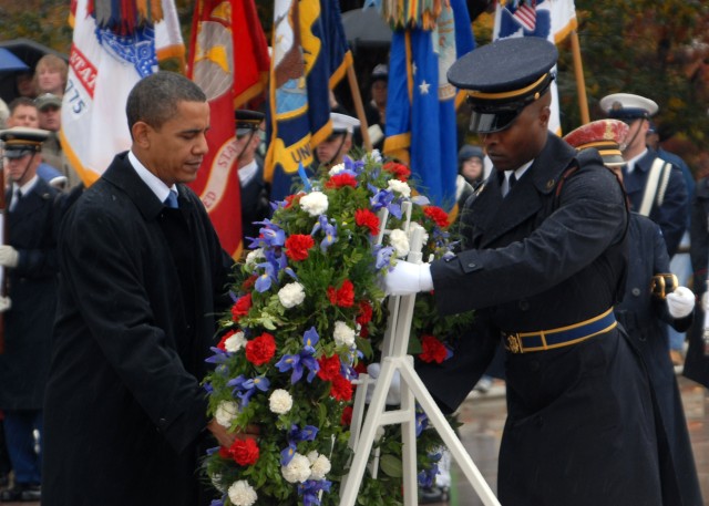 Obama lays wreath at Tomb of the Unknown Soldier