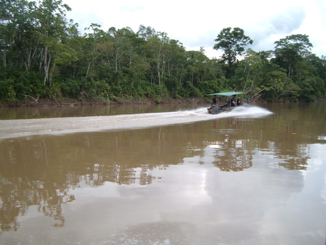 Ecuador&#039;s &quot;Amazonas&quot; train with U.S. Military to become &quot;River Rats&quot; 