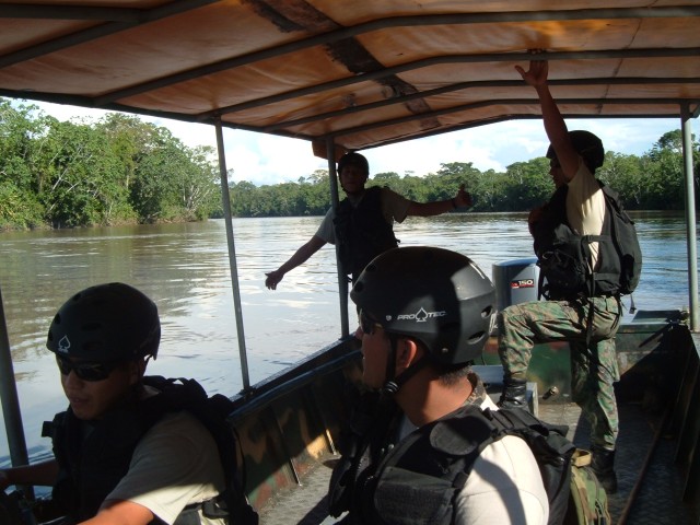 Ecuador&#039;s &quot;Amazonas&quot; train with U.S. Military to become &quot;River Rats&quot; 