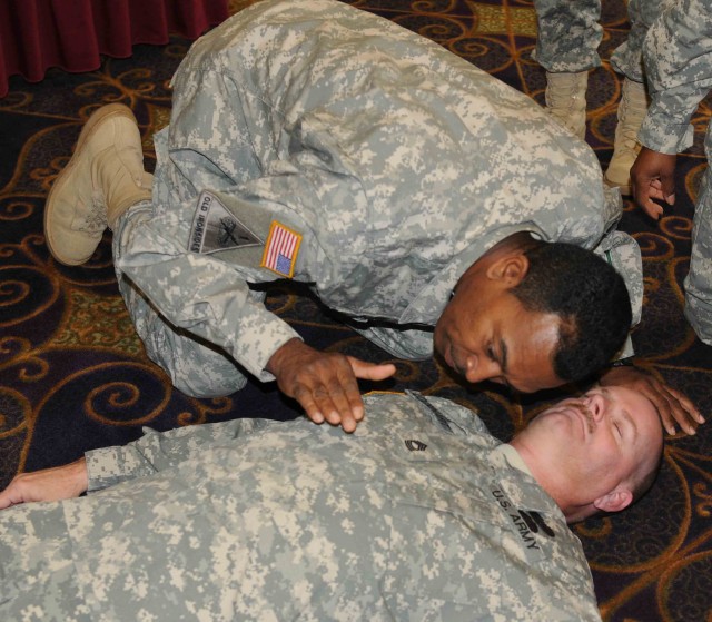 Reserve Medics Train Next to Civilian Counterparts-Photo