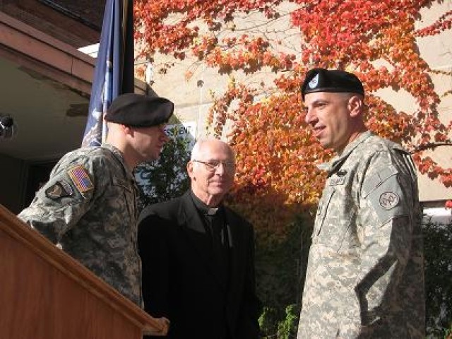 Soldiers at Veterans Outreach Center