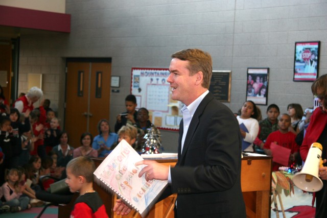 Fort Carson&#039;s Mountainside Elementary receives gold star