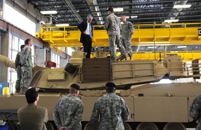 &quot;Raider&quot; Brigade capabilites shown to Army Secretary