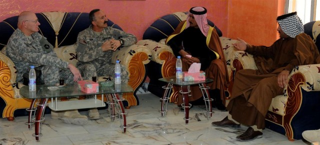 US Army leaders meet with shaykhs in southern Iraq