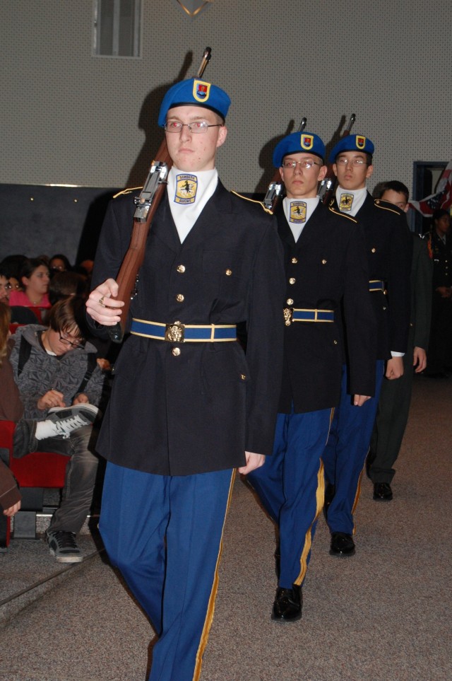 Warner Barracks honors its veterans