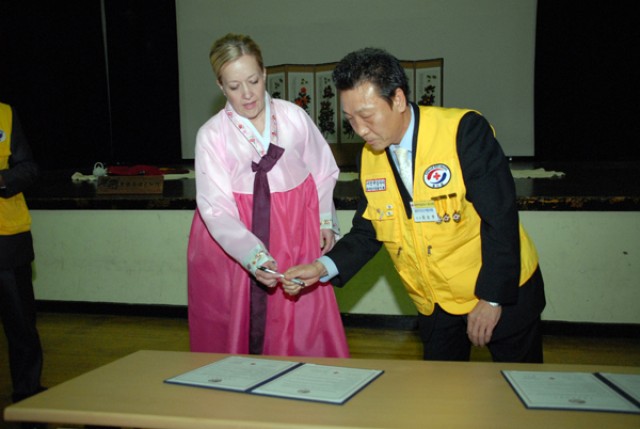 American Red Cross signs agreement with Korean Red Cross