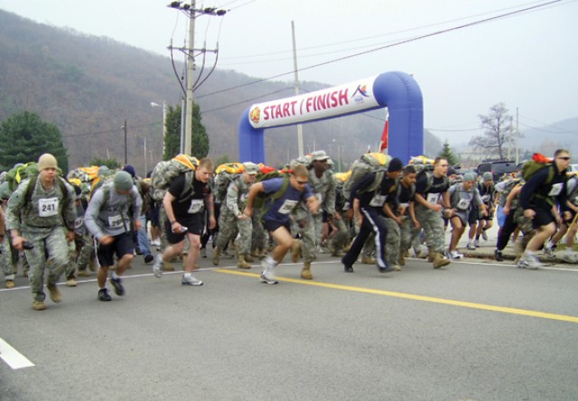 Soldiers post fast times at 8 mile 2009 Warrior Country Rucksack Challenge