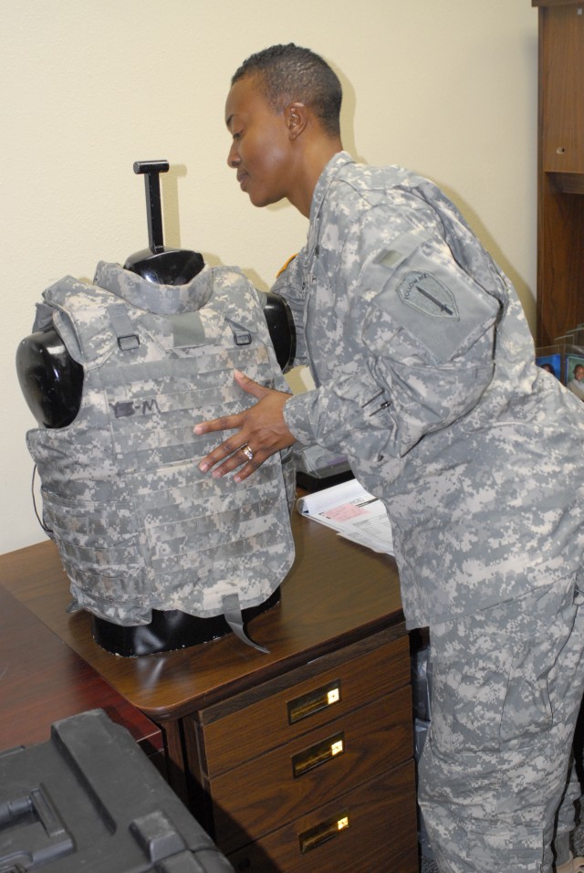 TCM-Soldier puts sharper eye on equipment, uniform issues facing women in the ranks