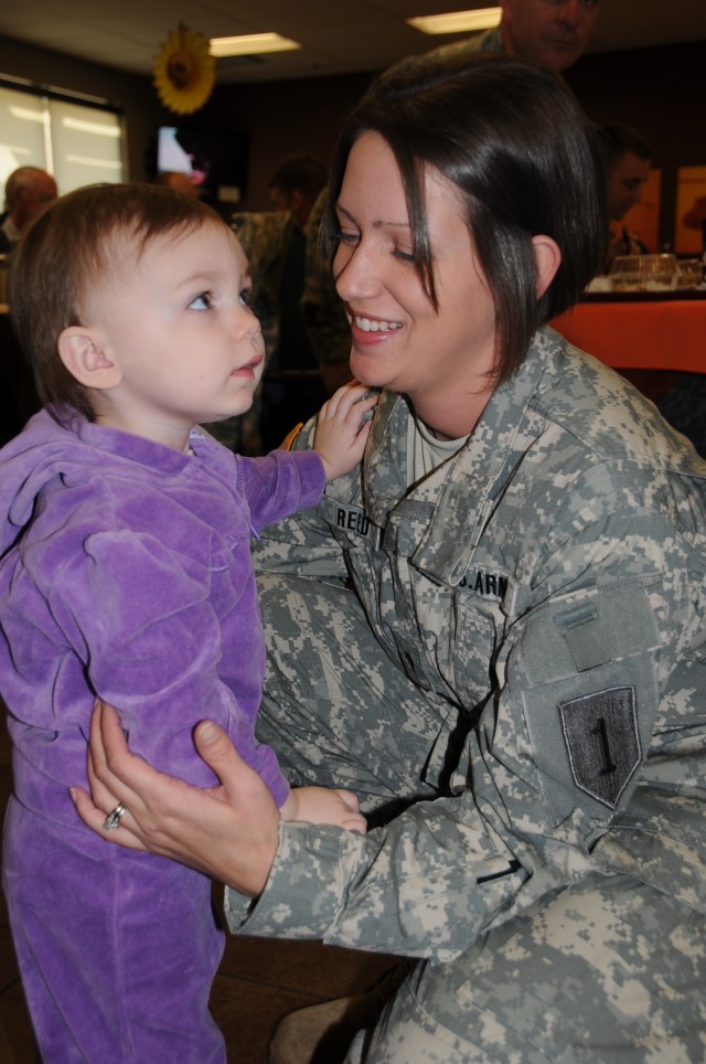 FORT RILEY SOLDIERS CELEBRATE &#039;THANKSGIVING FEAST OF HISTORY&#039;