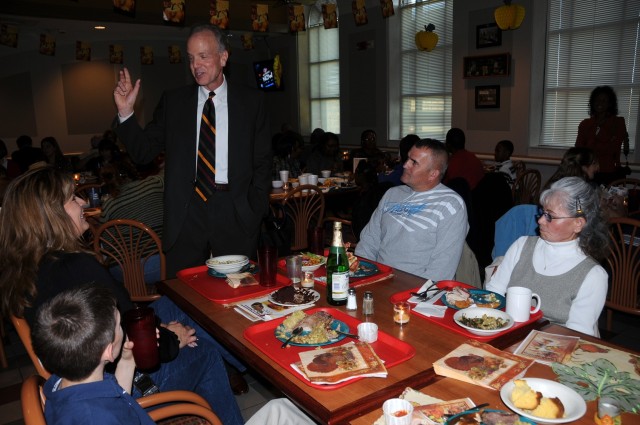 COMMUNITY LEADERS OBSERVE THANKSGIVING WITH SOLDIERS, FAMILIES