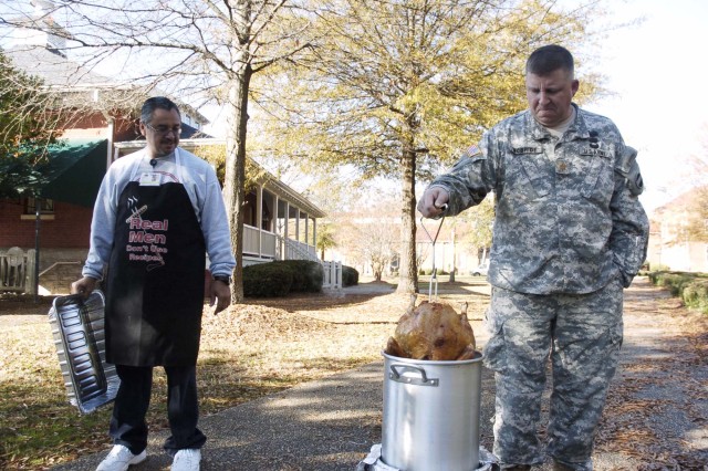 Soldiers, Families celebrate Thanksgiving early