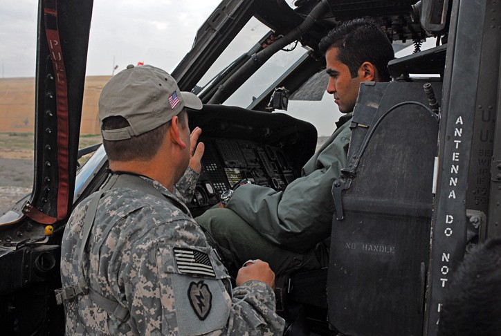 Iraqi helo pilots get inside look at U.S. Army aviation | Article | The ...