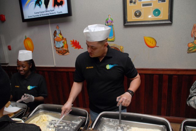 BOSS serves Thanksgiving to Soldiers 