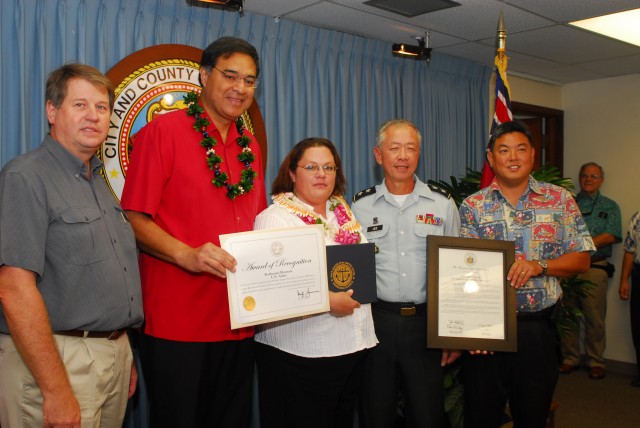 Army spouse honored for community service