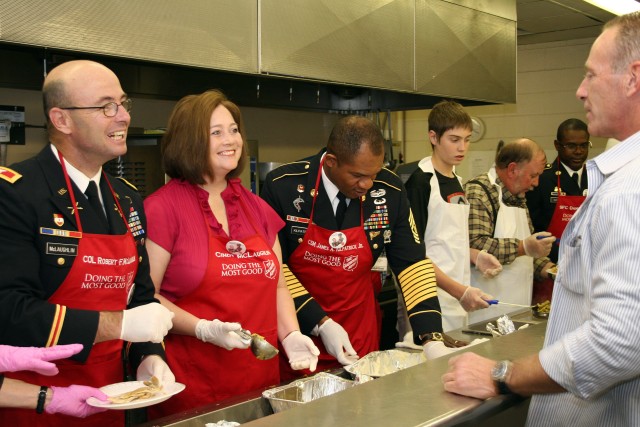 Carson Soldiers share Thanksgiving with community