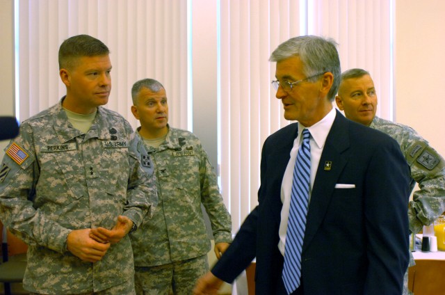 SECARMY visits Fort Carson