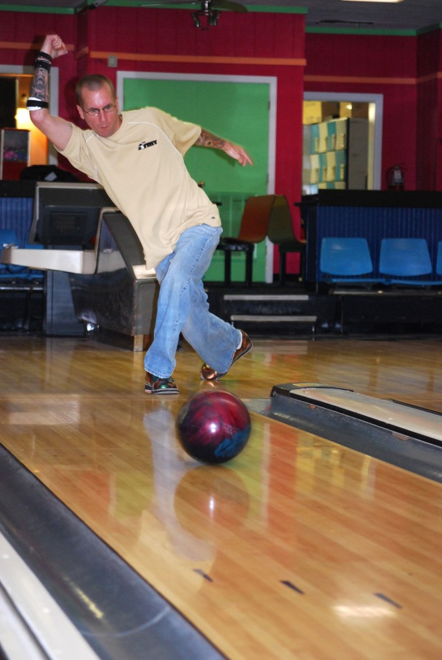 BOWLING