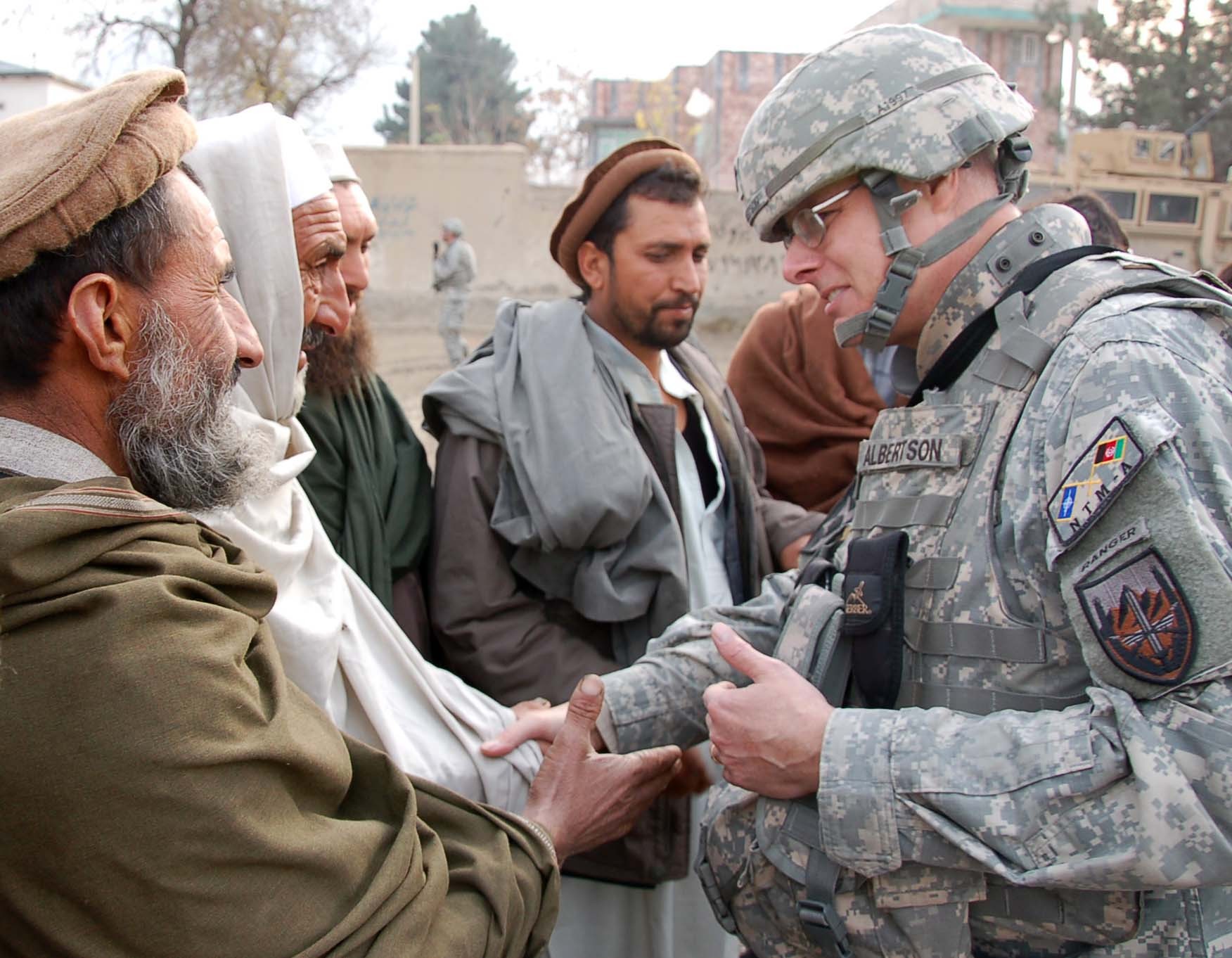 Servicemembers Usace Civilians Volunteer To Help Afghan Refugees Article The United States Army 0576