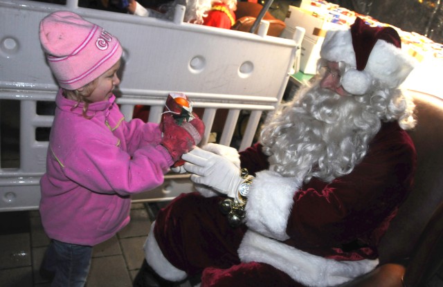 Community celebrates the season, Germans, Americans share holiday traditions